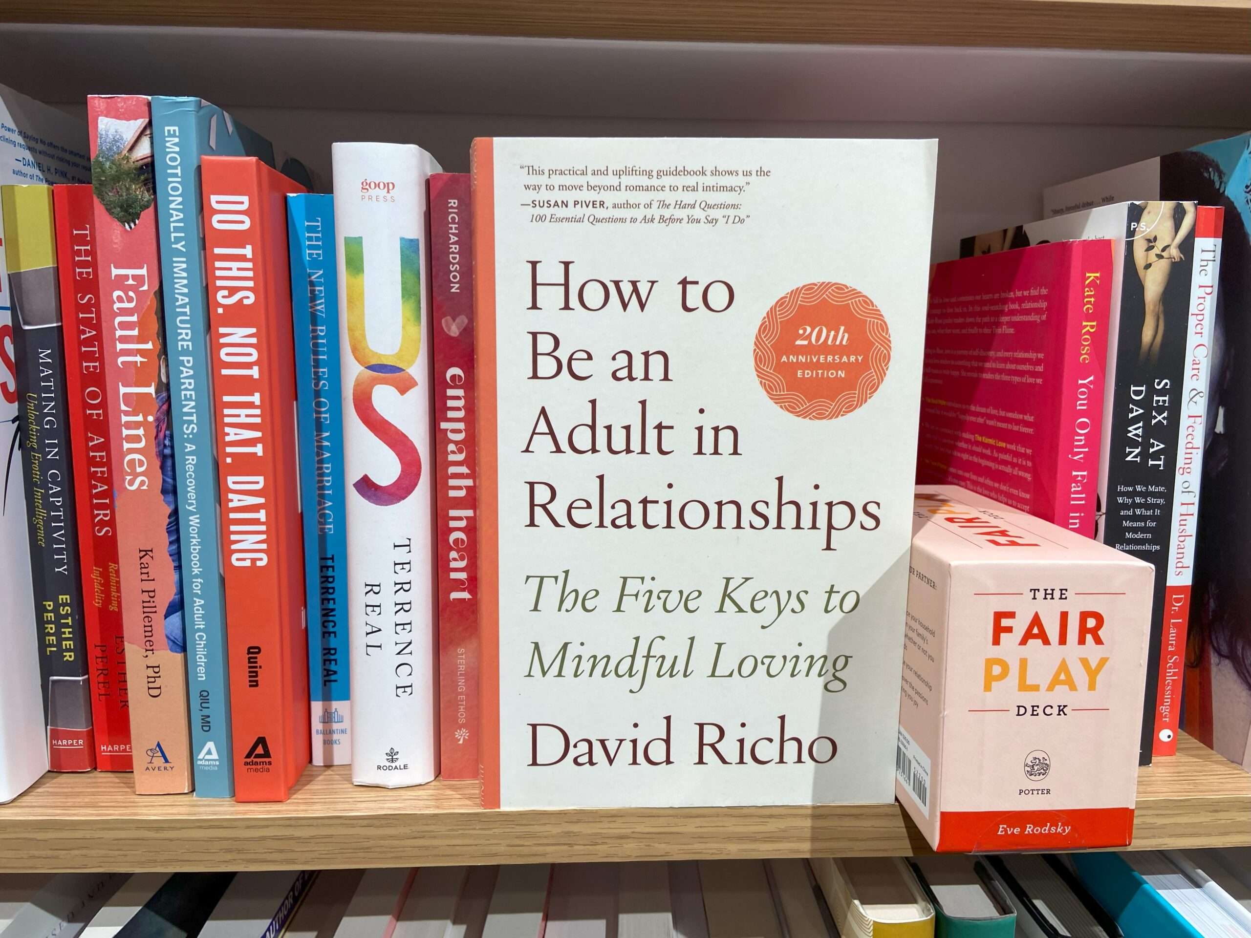 How to Be an Adult in Relationships: The Five Keys to Mindful Loving [Book]